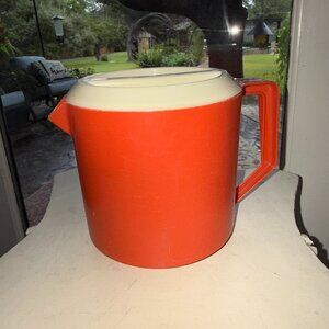 Vintage Retro Rubbermaid 1.5 Quart Plastic Pitcher Orange with White Lid 2745